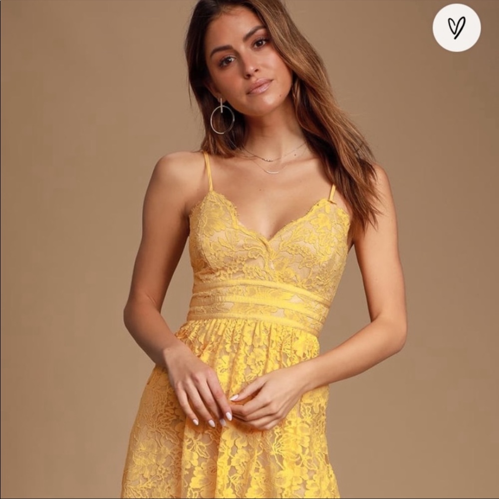 Xs adorable yellow LuLus dress.